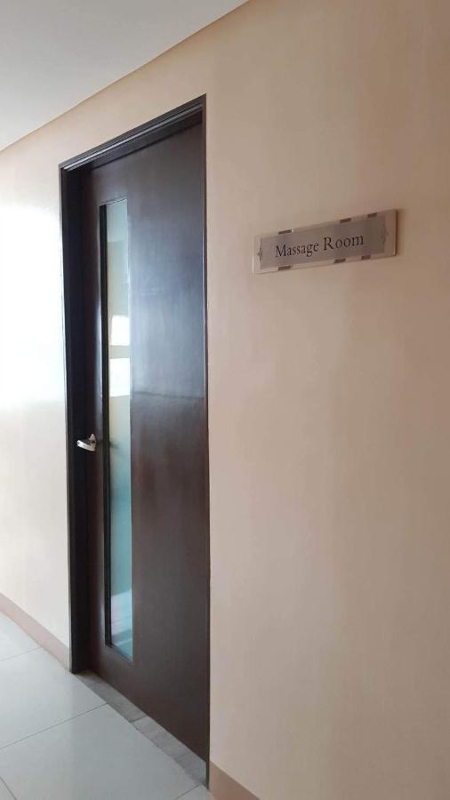 101 Newport Blvd C2 4F By Rechelle Nunag Pasay Kültér fotó
